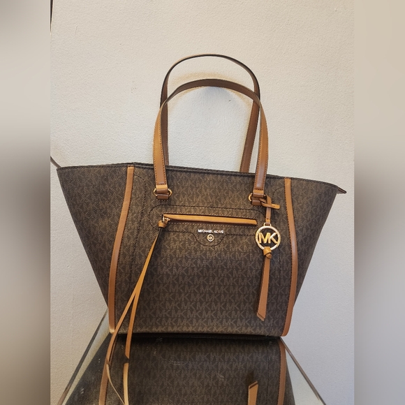Michael Kors Brown Tote Bag - Picture 7 of 12